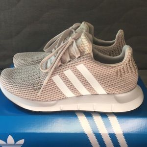 Adidas Run swift sneakers